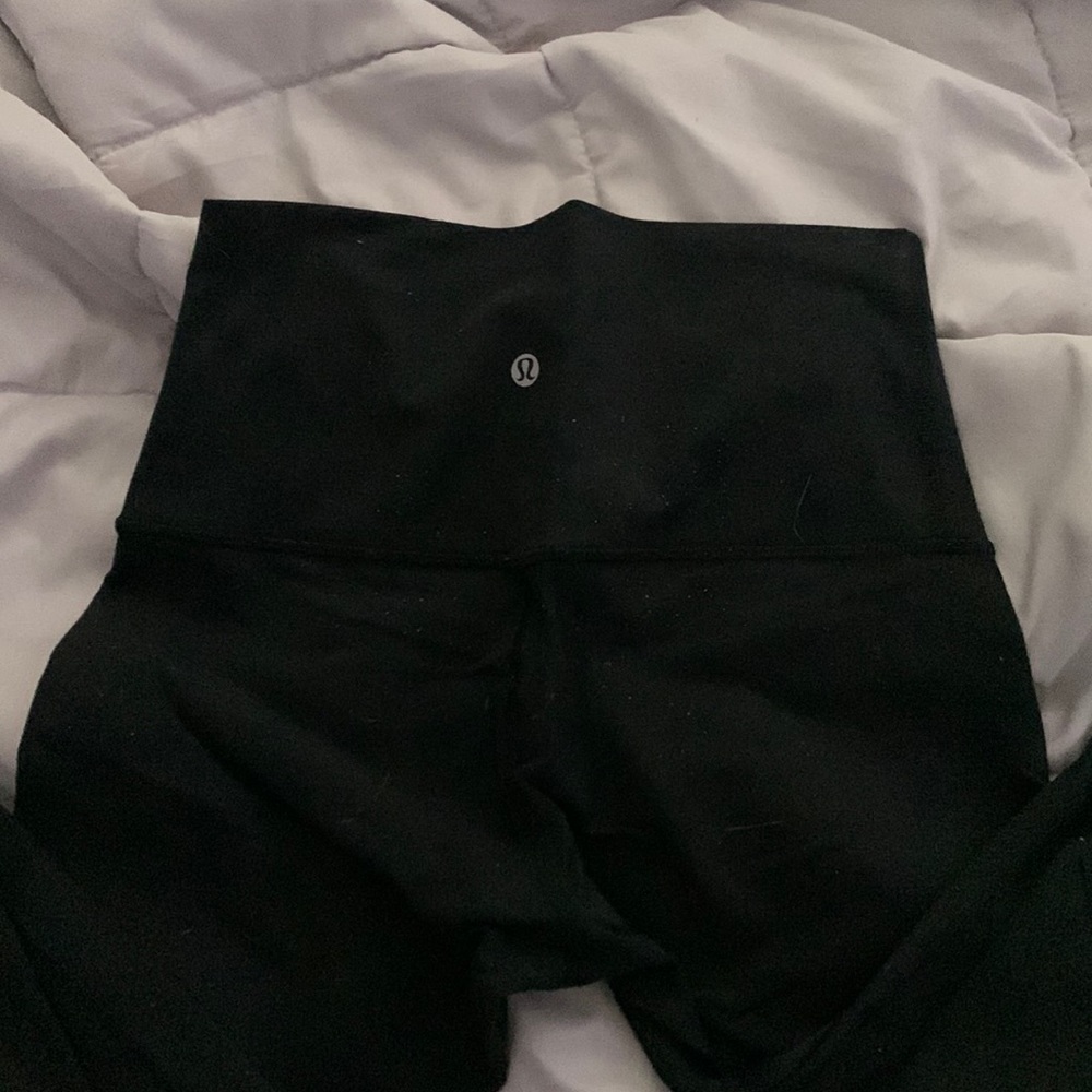black lululemon leggings
